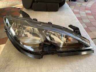 2019 Chrysler Pacifica Headlight