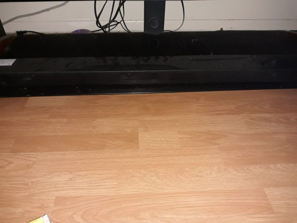 Samsung sound bar with bass tube