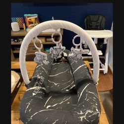 Dockatot Deluxe With Toy Arch Baby Pillow
