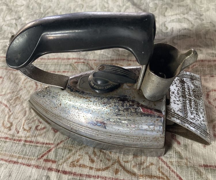 Vintage General Electric GE iron with patina Sad iron