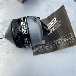 New-Zebco 202 Fishing Reel 