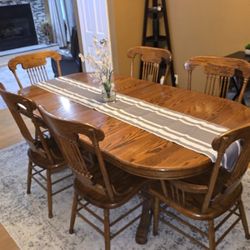 Beautiful Antique Wood Dining Table With 8 Chairs & Extension