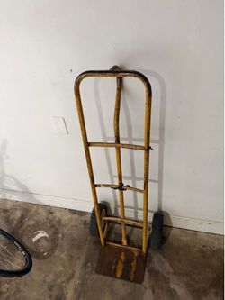 Heavy-Duty Steel Hand Truck / Dolly – Pneumatic Tires