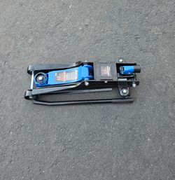 2.5 Ton Low Profile Hydraulic Jack Gato