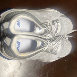 AVIA white size 9 for men