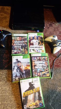 Xbox 360 elite. All the game and two controllers.