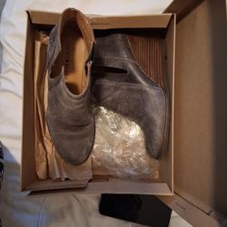 Woman's Shoes/boots Size 81/2 Lucky brand 