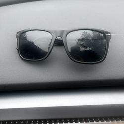 Black Unisex Steve Madden Sun Glasses