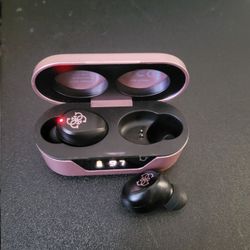 GUESS Earbuds