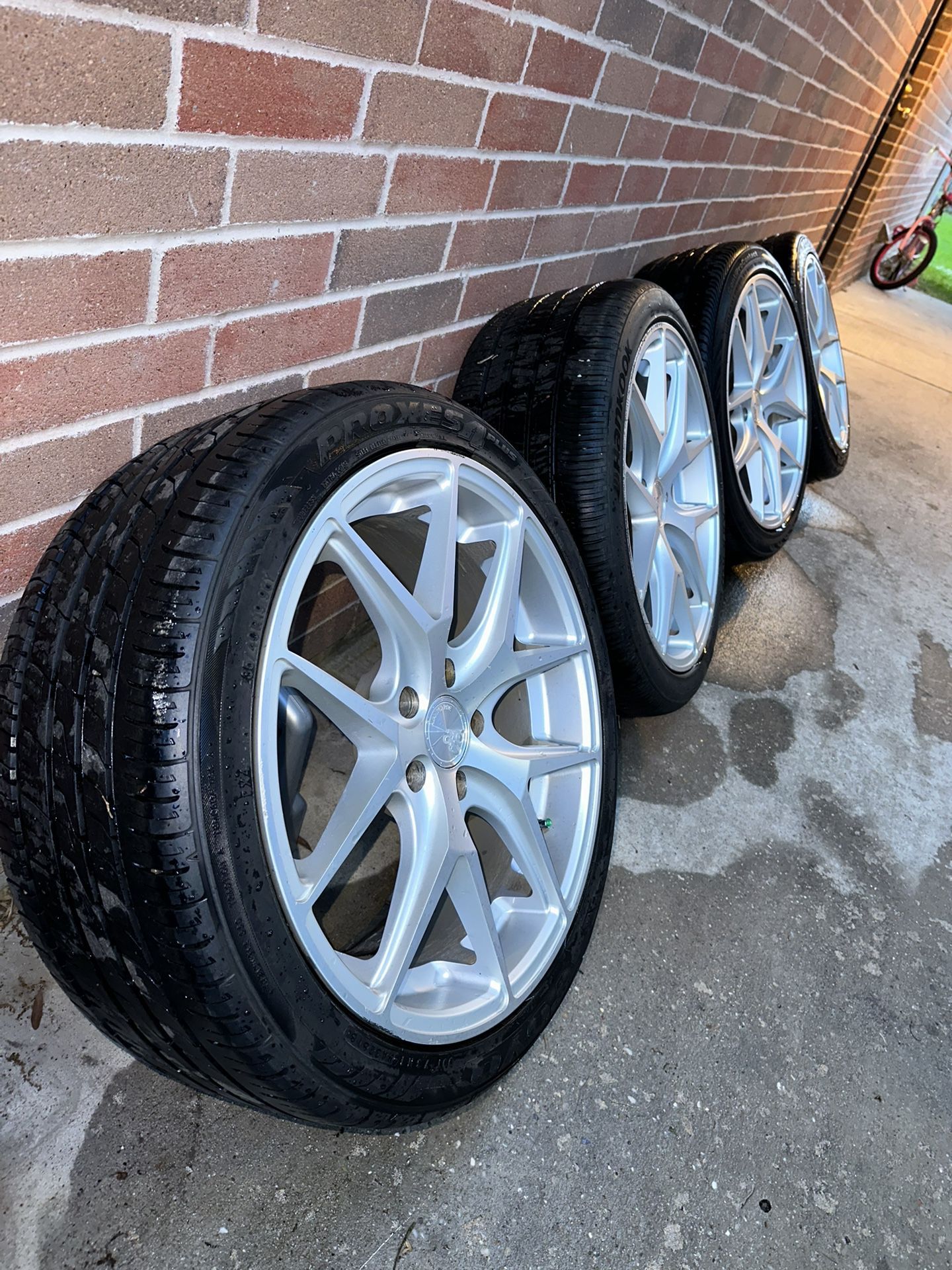 (19x8.5) Avant Garde M580 Wheel Set