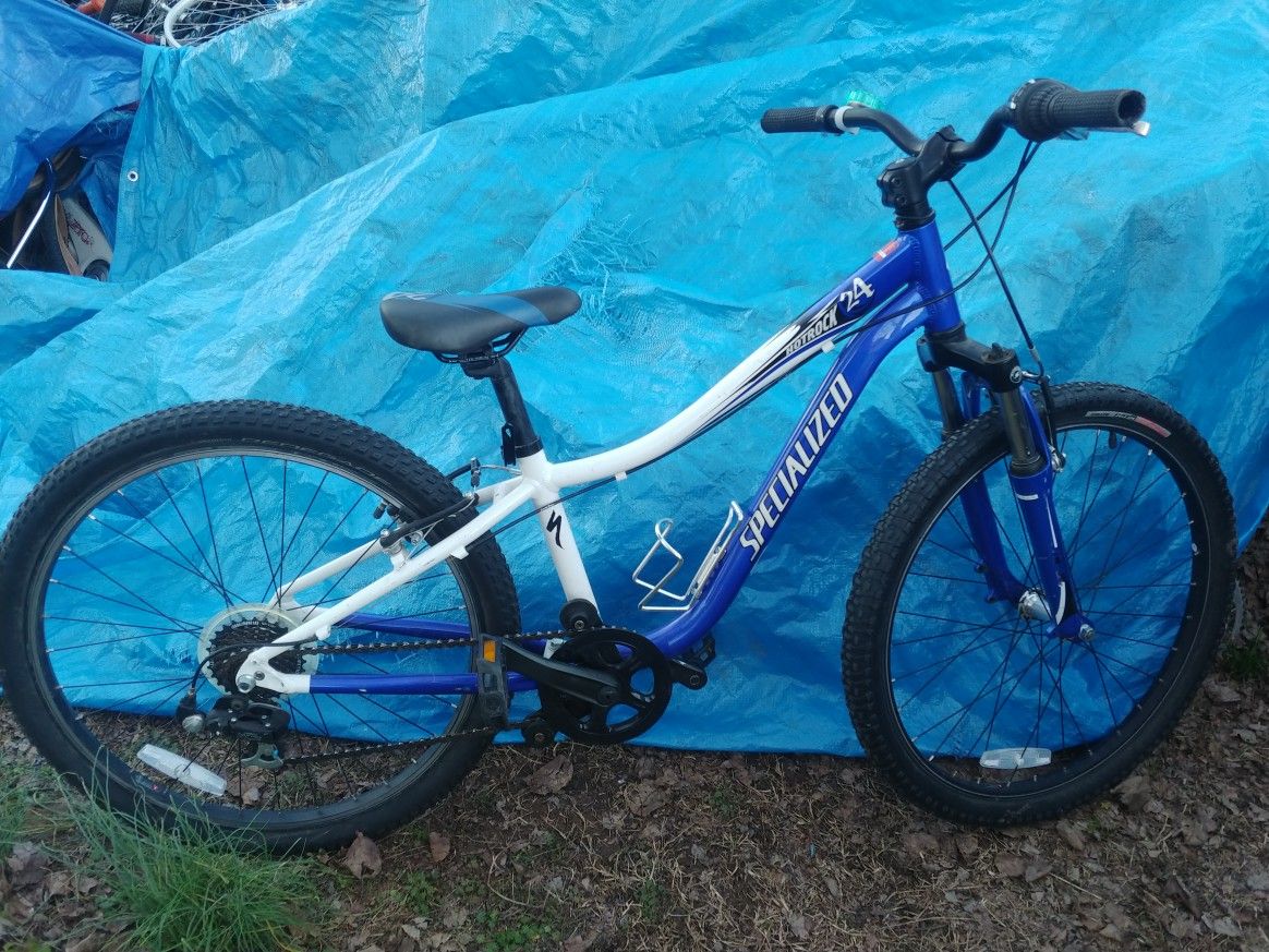 24 Inch Kids Specialized Hotrock Mountain Bike