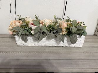 Artificial flowers arrangement