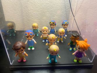 CoComelon Official Friends & Family, 6 Figure Pack - 3 Inch Character Toys - Features Two Baby JJ Figures (Tee and Onesie), Tomtom, YoYo, Cody, and Ni