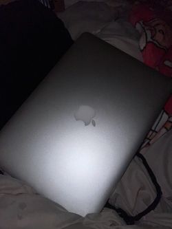 Apple MacBook Air 2016 – $200