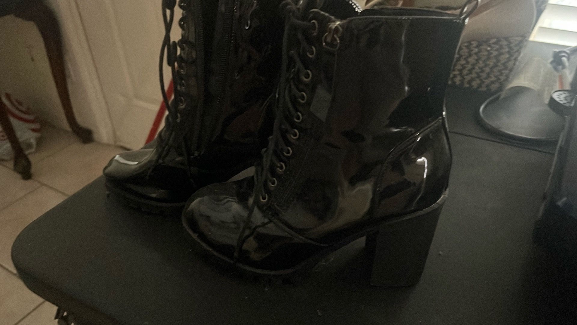 Boots size 6
