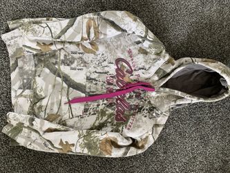 Cabela’s women’s sweatshirt