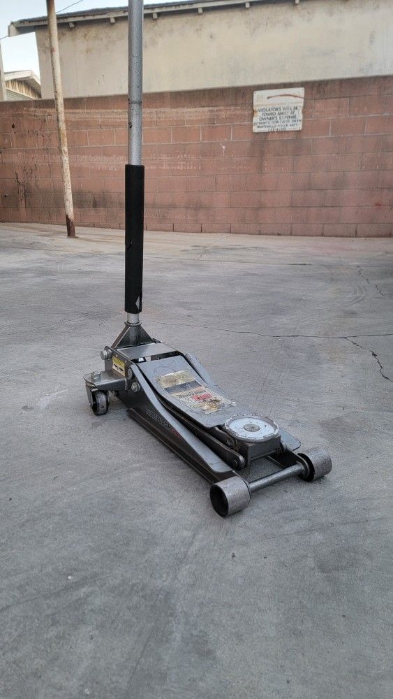 Pittsburgh 3 Ton Heavy Duty Low Profile Jack