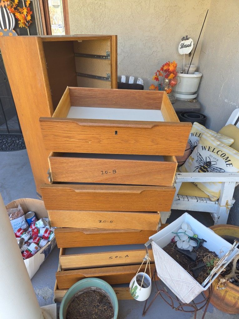 Free Free Free Dresser With All Draweres