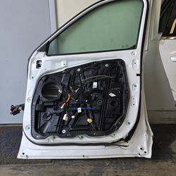 2022 kia telluride glasses passenger doors  front and rear each one $100