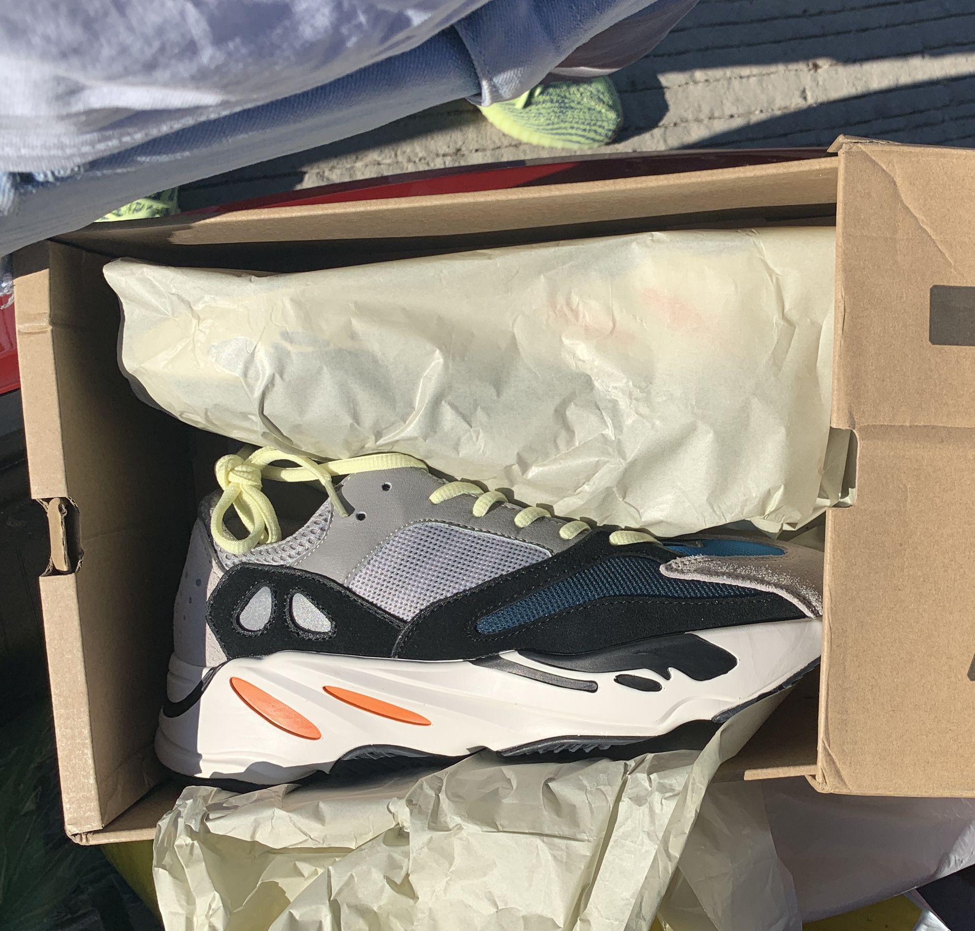 Yeezy wave runners (Size 10.5)