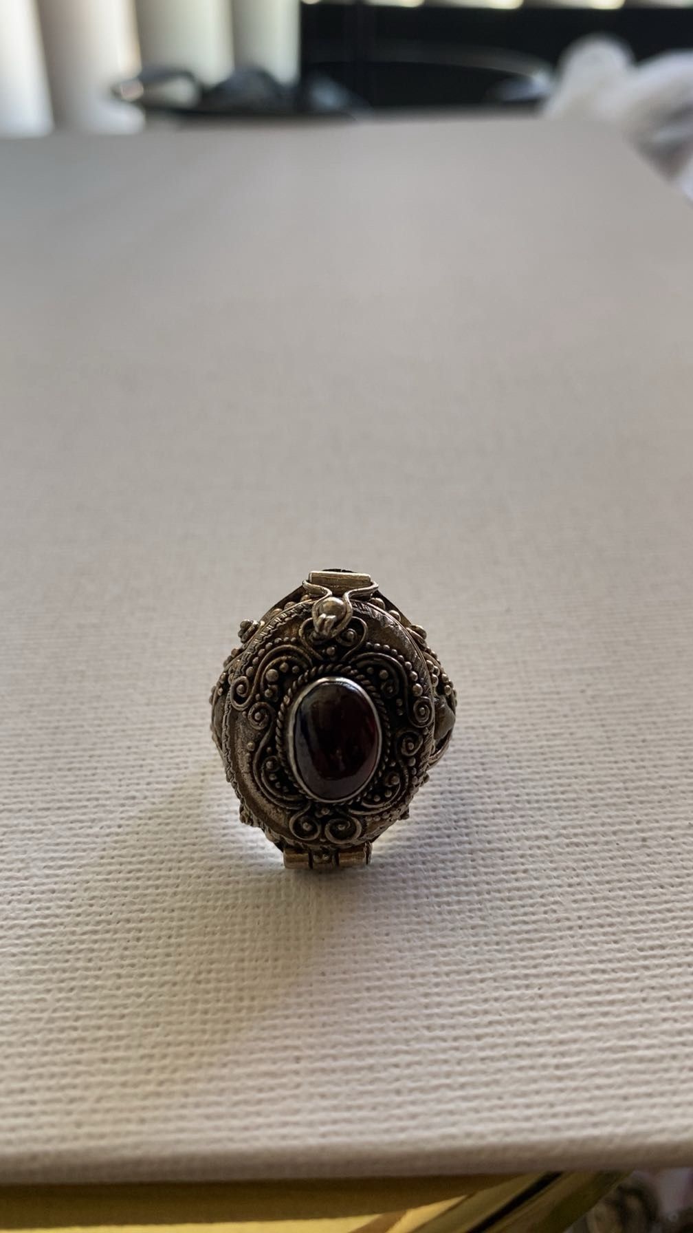 Silver Antique Ring Locket 