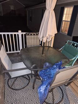 Outdoor Patio Table Set with Umbrella