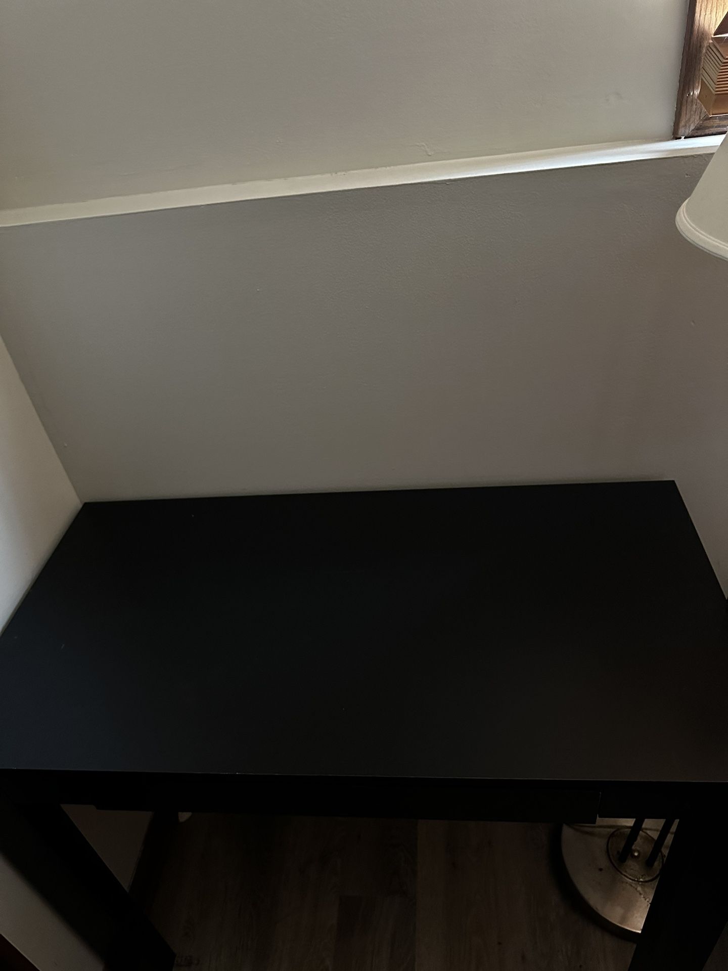 Black Desk With Drawer 