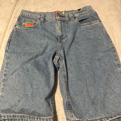 Empyre jorts blue and it’s a size 27 in youth