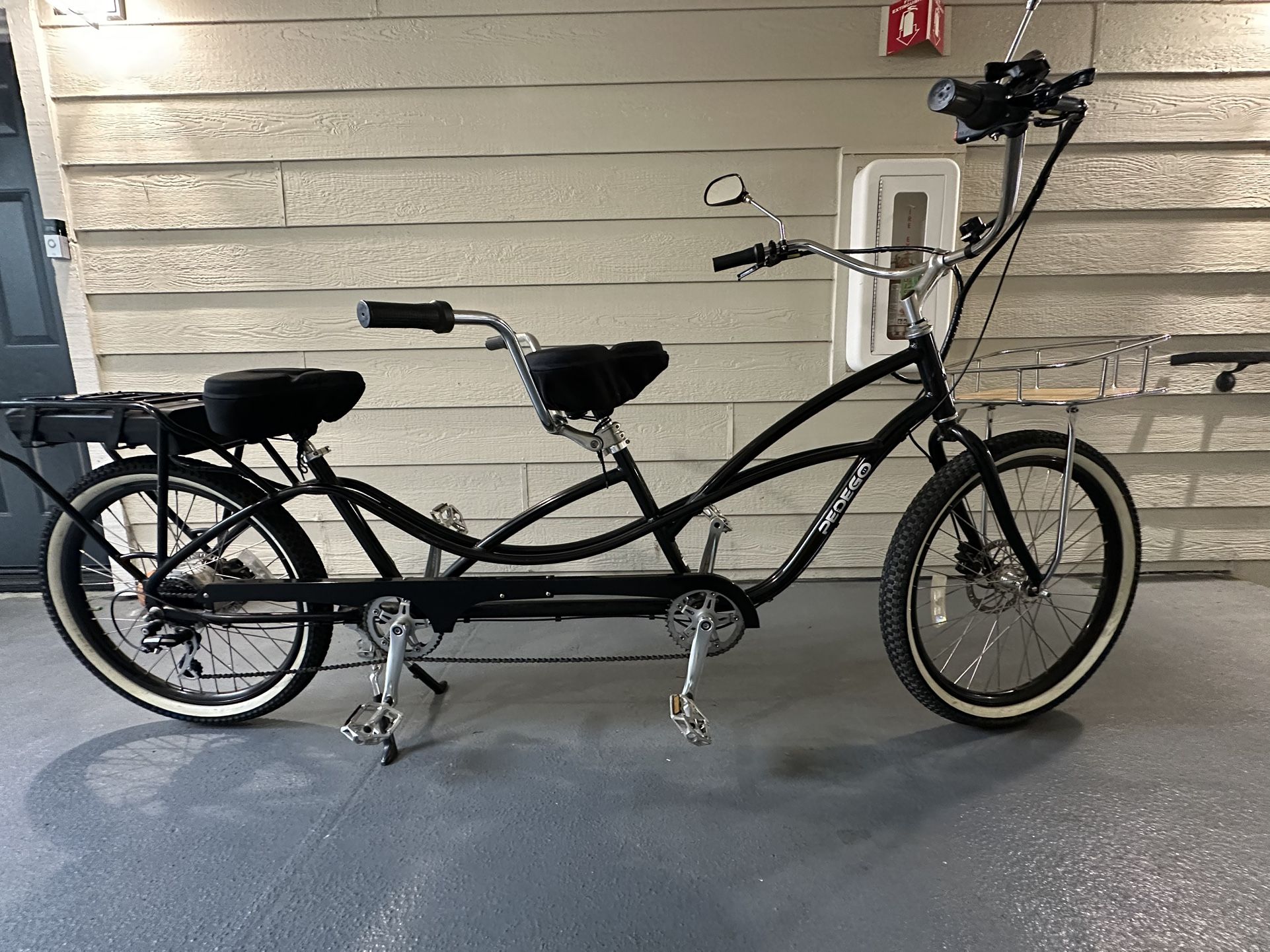 2019 Pedego Tandem Cruiser E-Bike (Black, 2 Batteries) - $3,000