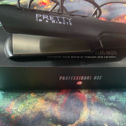 New PRET IN  A MINUTE  KERATIN FLAT IRON 