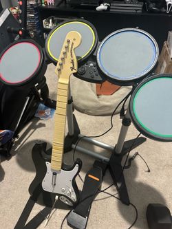 Rockband for PlayStation 3 and 4 guitar and drums