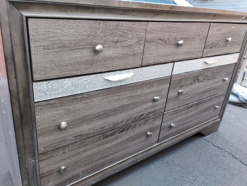 King Bedroom Set - Delivery Available