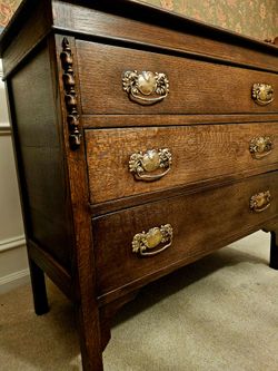Antique Victorian Oak 3-Drawer Chest/ Dresser