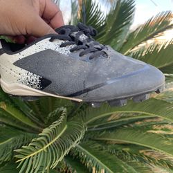 Free Cleats Size 2 Youth 