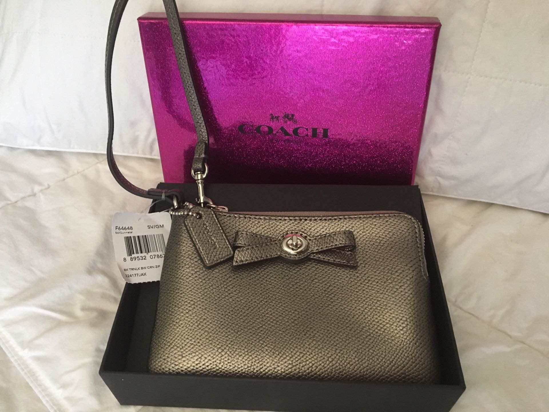 Authentic Coach wristlet NWT
