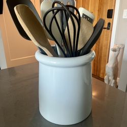 Porcelain Kitchen Utensil Holder (white)