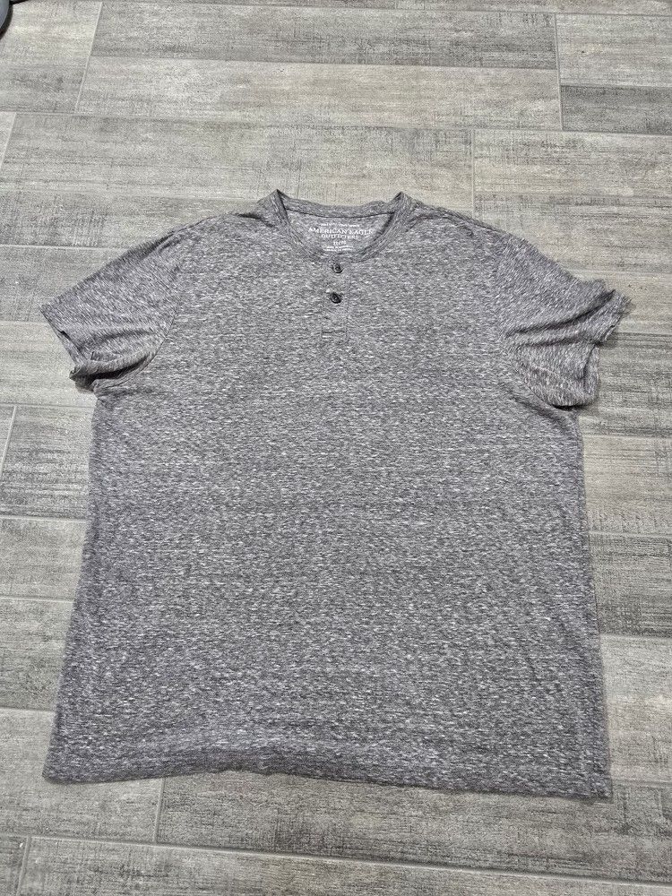 American Eagle Men's Size XL Vintage Tshirt