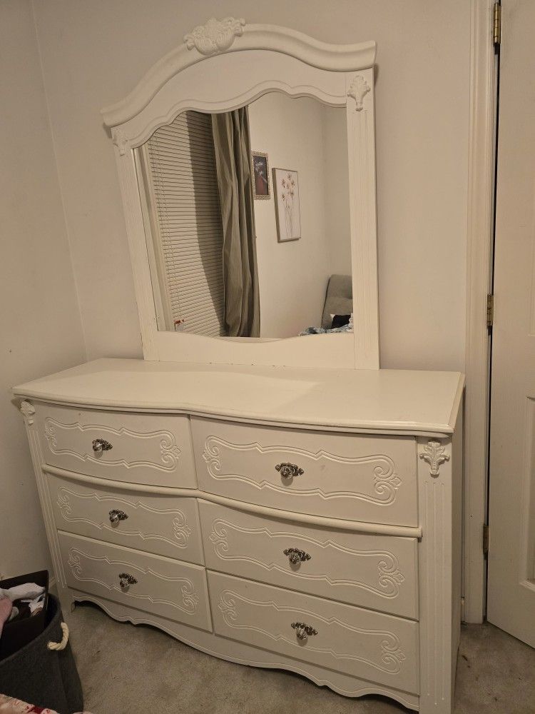 Dresser And Nightstand 