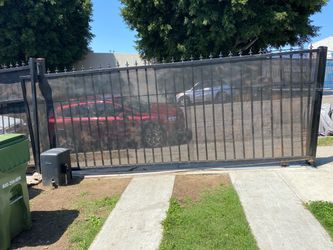 Electric gate stuck or not opening? Fast solution for motor, chain, and sensor issues