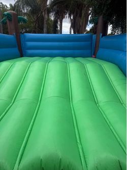 Dry slide no pool !