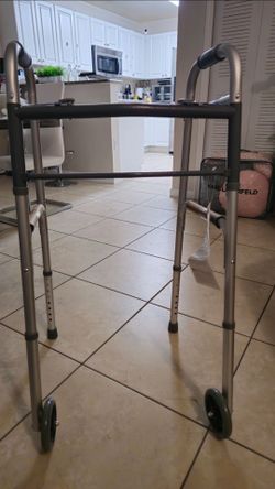 Caminador para adulto