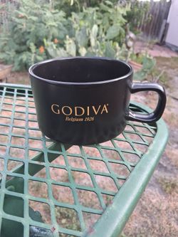 GODIVA modern gourmet foods mug