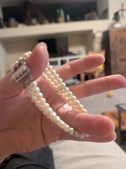 High luster 108 14ktg akoya pearls bracelet