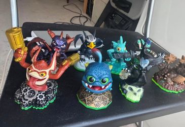 Skylanders Figures Lot (8 pcs) – Working & Collectible