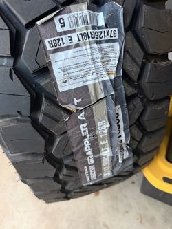 Nitto recon grappler 37 12.50 18 brand new