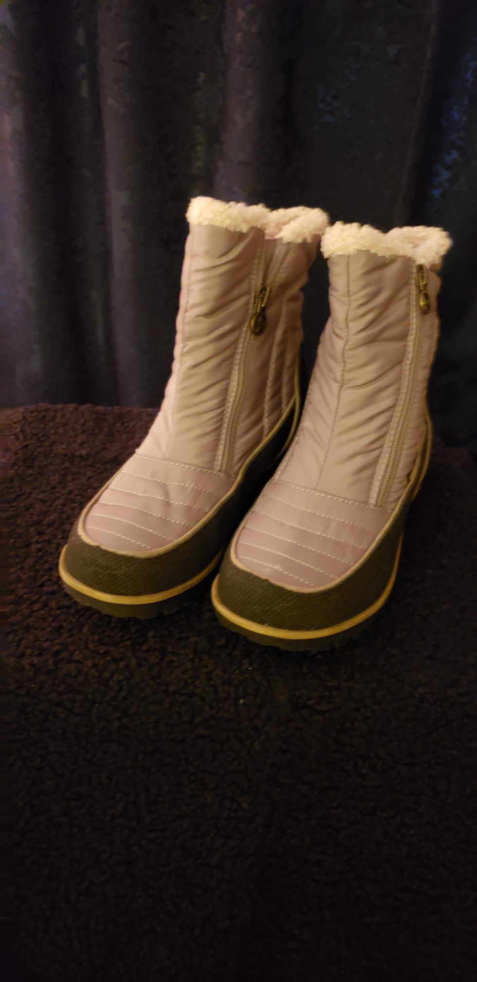 JUB beige&black rain resistant all weather and all turain boots 6