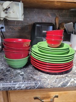 Stoneware dishes