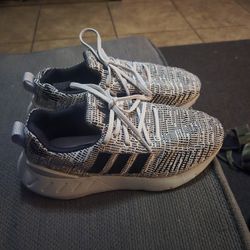 Adidas Sneakers
