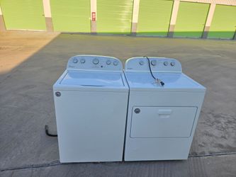 Gas Whirlpool Washer and Dryer Set