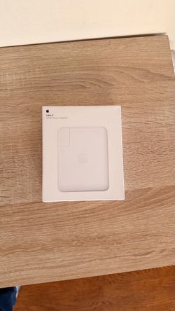 USB c 140W Power Adapter